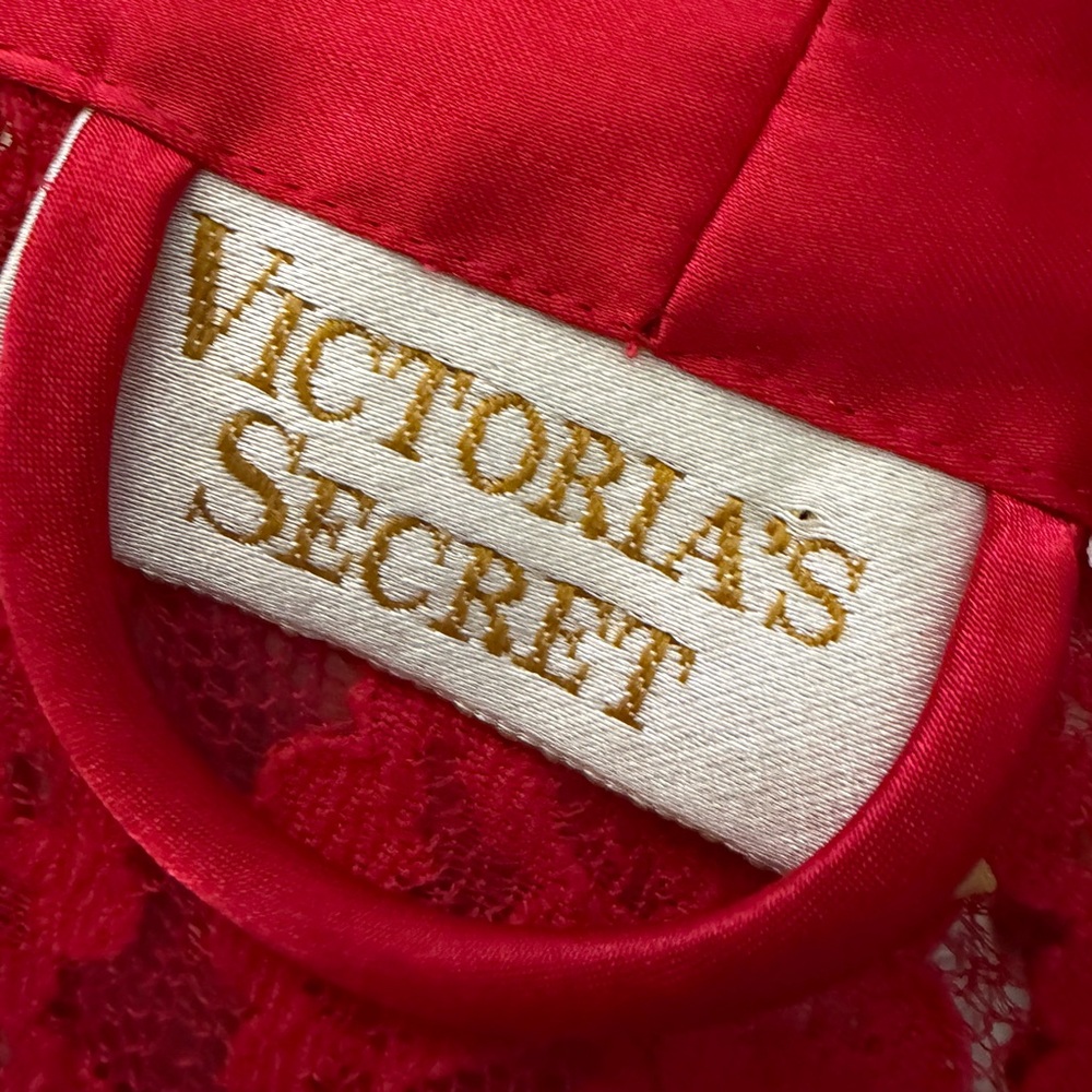 Vintage Victoria’s Secret Gold Label Red Lace Robe Kimono Sleeve Satin One Size - Picture 7 of 10